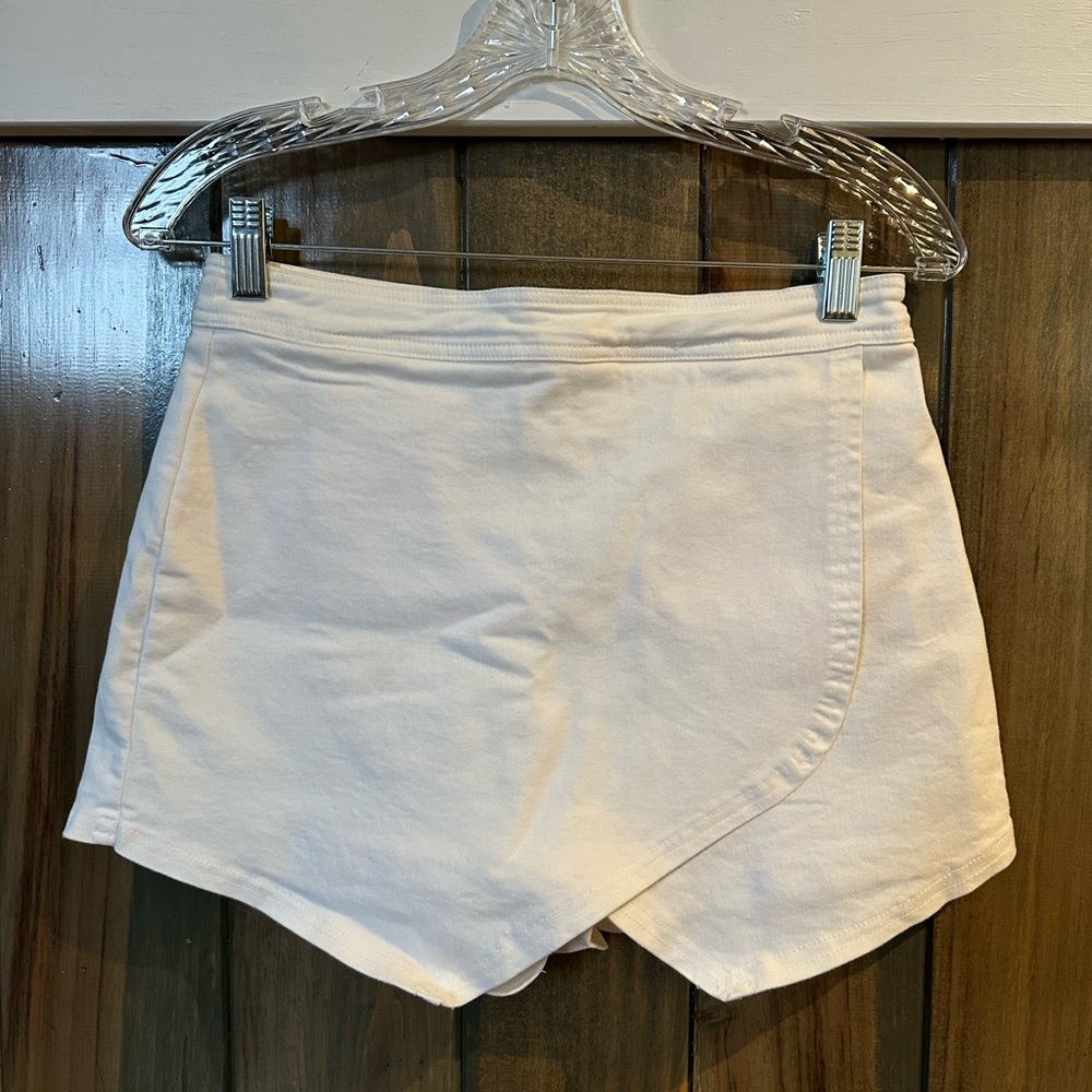 Honey Belle Cream Wrap Skorts